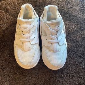 Kids size 9c Nike Huarache